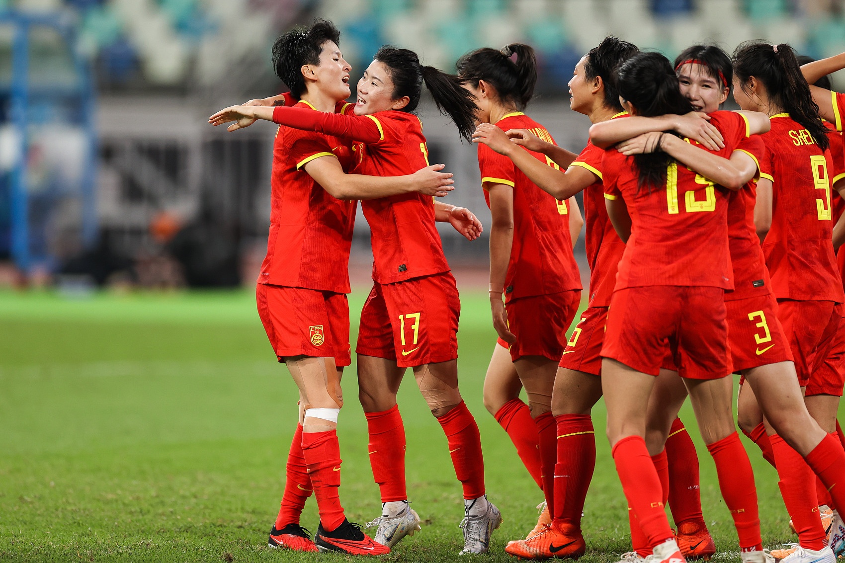 新帅首期！中国女足大名单公布：王珊珊在列，王霜领衔5名海外球员
